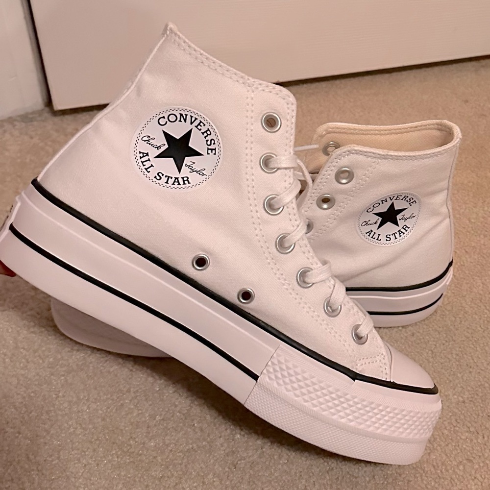 Women’s Size 6.5 platform Converse